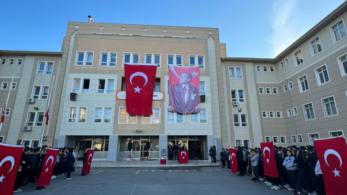 Ulu Önderimiz Mustafa Kemal Atatürk için aramızdan ayrılışının 85. yıl dönümü olan 10 Kasım 2023 Cuma Günü Saat 09.05' te okulumuzda anma töreni düzenlenmiştir.